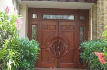 Mách bạn cách làm đẹp cửa thép vân gỗ Mách bạn cách làm đẹp cửa thép vân gỗ