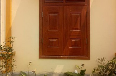 Cửa sổ 2 cánh bằng thép vân gỗ độc đáo, sang trọng Cửa sổ 2 cánh bằng thép vân gỗ độc đáo, sang trọng