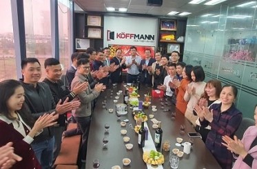 Cửa thép vân gỗ Koffmann Việt Nam khai xuân Nhâm Dần 2022