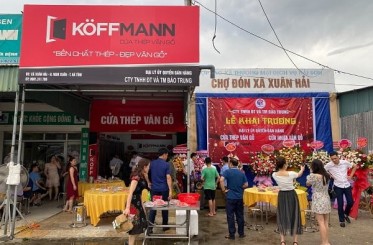 Khai trương đại lý cửa thép vân gỗ Koffmann Bảo Trung - Hà Tĩnh