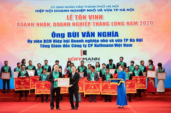 TGĐ BÙI VĂN NGHĨA nhận bằng khen hiệp hội "Doanh nghiệp nhỏ và vừa Hà Nội" 2020