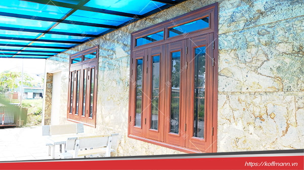 hình ảnh công trình thực tế cửa sổ bằng thép vân gỗ tại bắc ninh