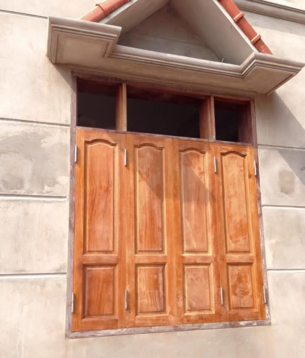 Ưu và nhược điểm của cửa sổ 4 cánh bằng gỗ