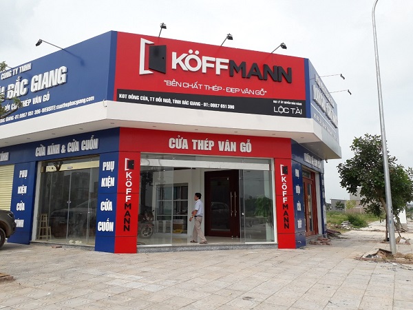 Showroom cửa thép vân gỗ Koffmann Lộc Tài - Bắc Giang