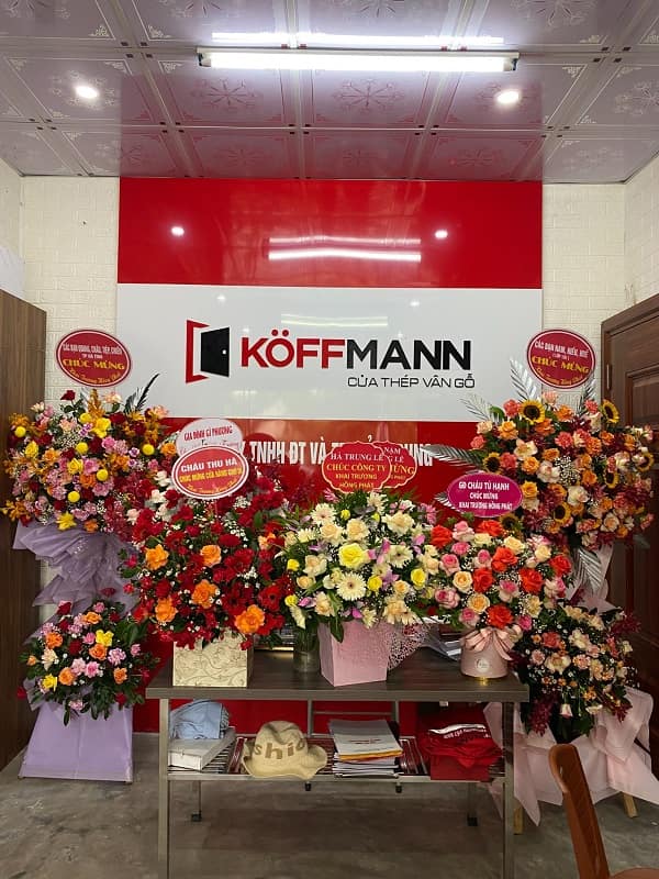 đại lý cửa thép vân gỗ Koffmann Bảo Trung - Hà Tĩnh khai trương