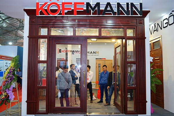 cửa thép vân gỗ Koffmann tại triển lãm Vietbuild Hà Nội