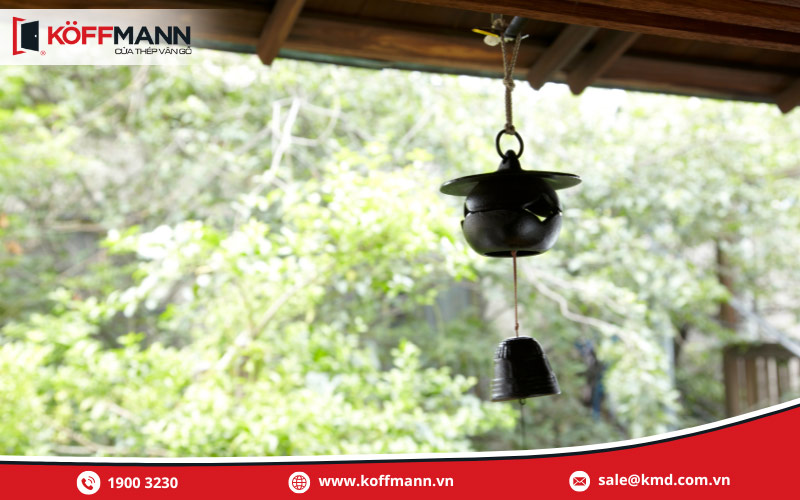 Chuông gió treo trước cửa nhà có nên hay không?