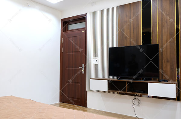 cửa nhà cấp 4 bằng thép phủ vân gỗ đẹp 