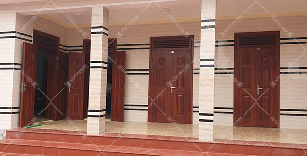 Cửa ra vào 2 cánh nhà cấp 4