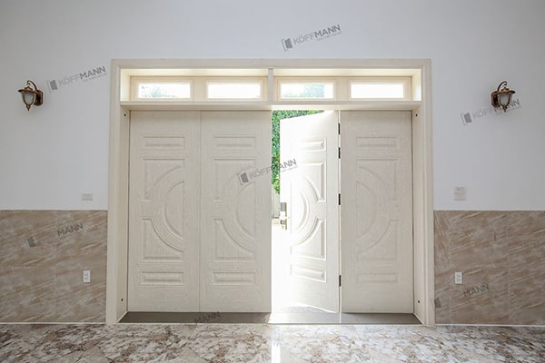 Cửa thép vân gỗ màu trắng: 5 mẹo làm sạch như mới