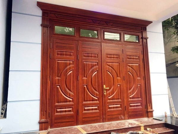 Mẫu cửa chính 4 cánh Luxury đẹp